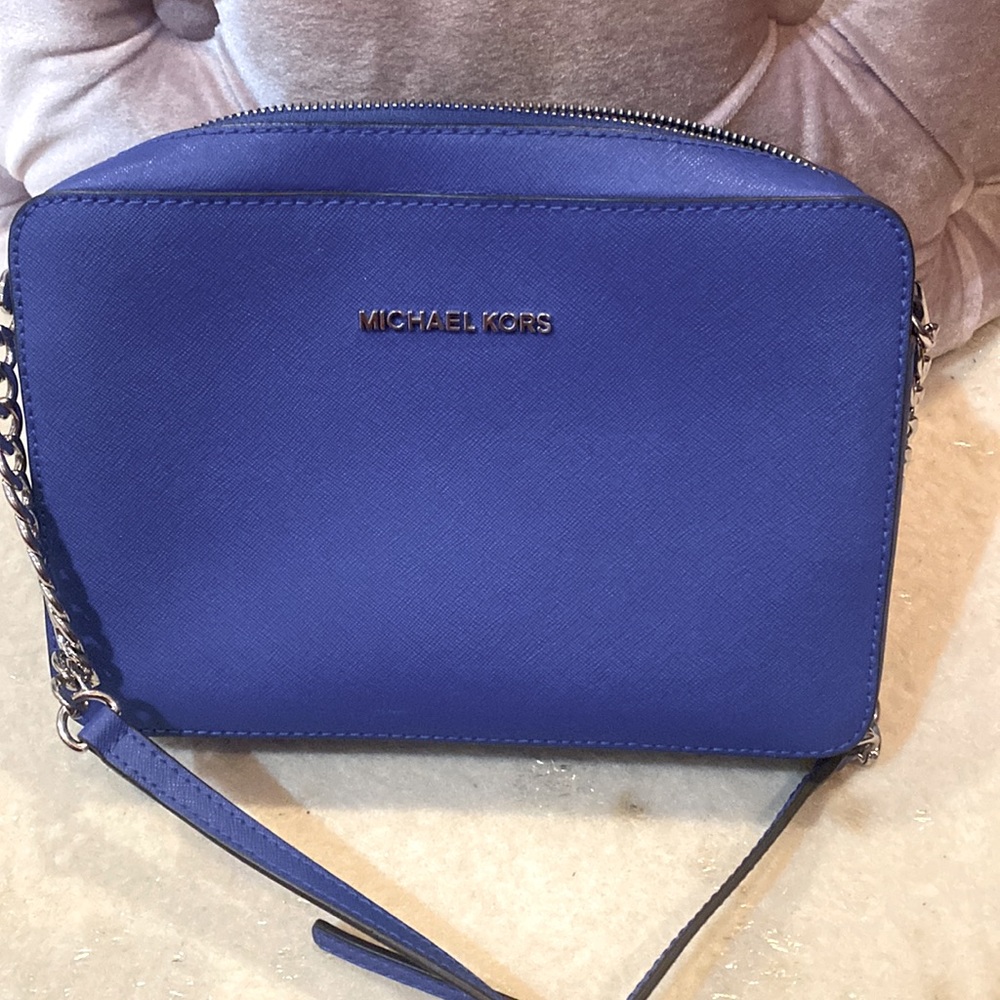 Michael kors crossbody